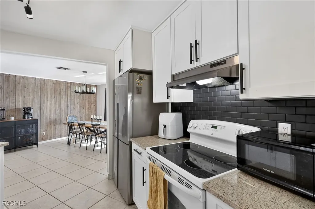 2413 Woodland Circle Fort Myers FL 33907