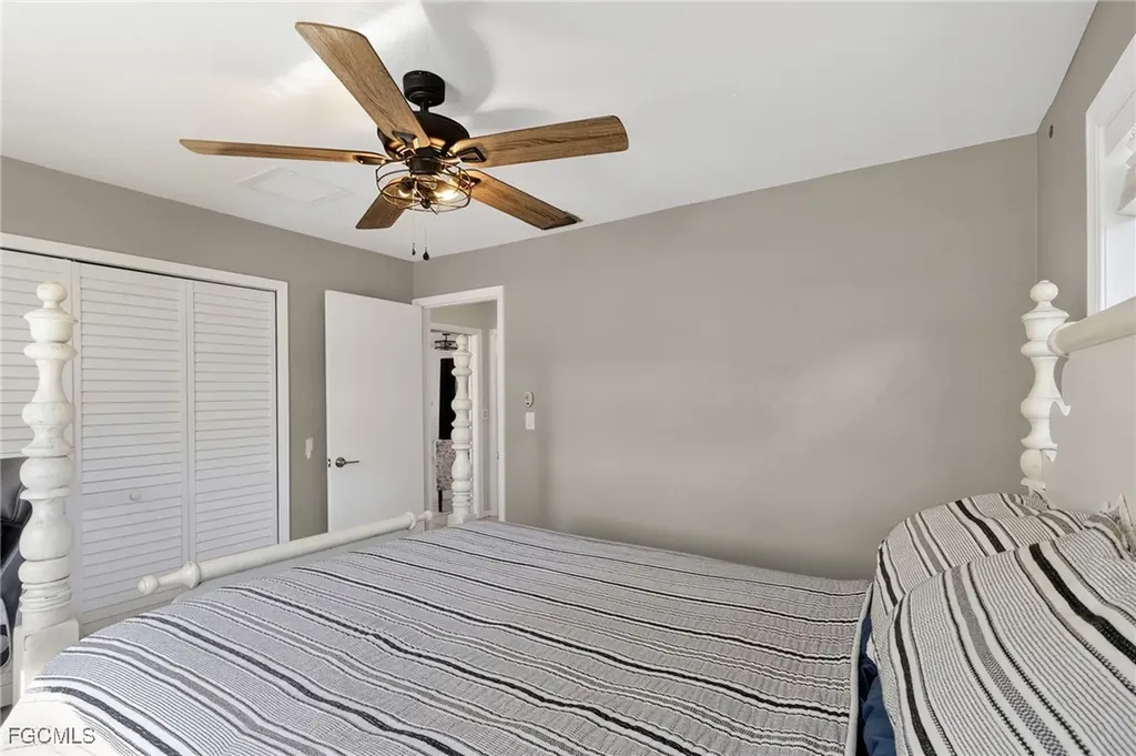 2413 Woodland Circle Fort Myers FL 33907