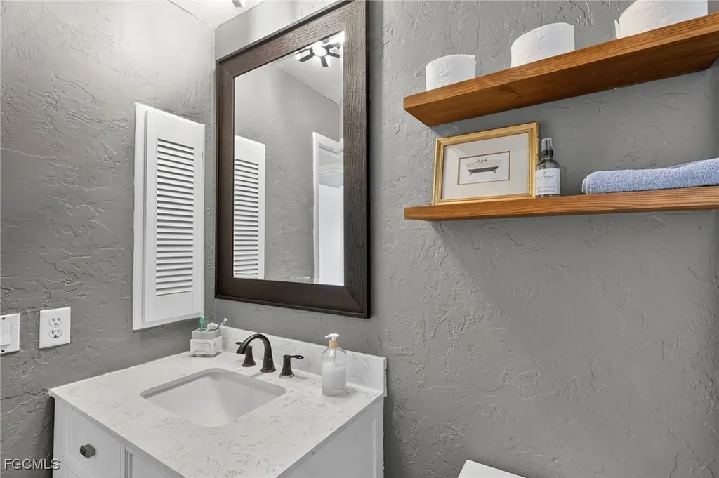 2413 Woodland Circle Fort Myers FL 33907