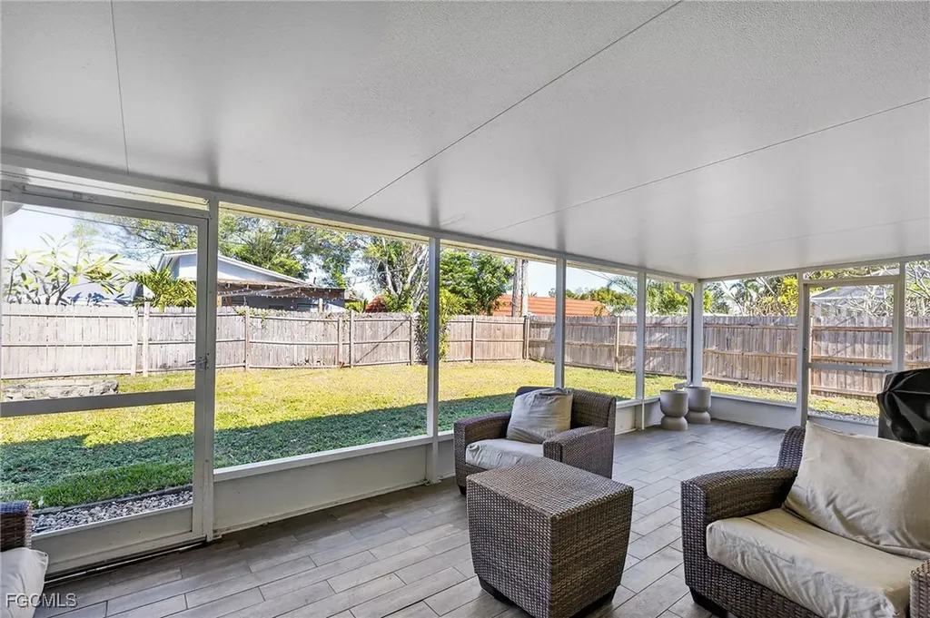 2413 Woodland Circle Fort Myers FL 33907