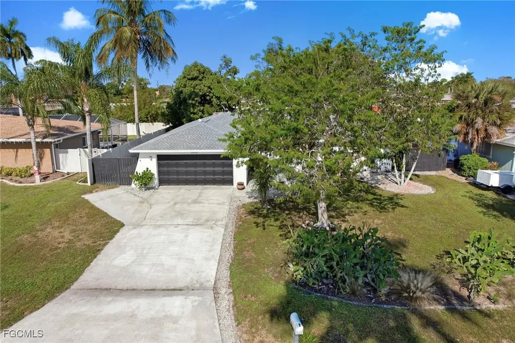2413 Woodland Circle Fort Myers FL 33907