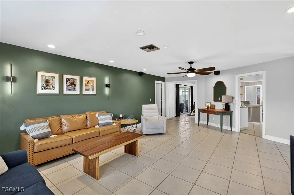 2413 Woodland Circle Fort Myers FL 33907