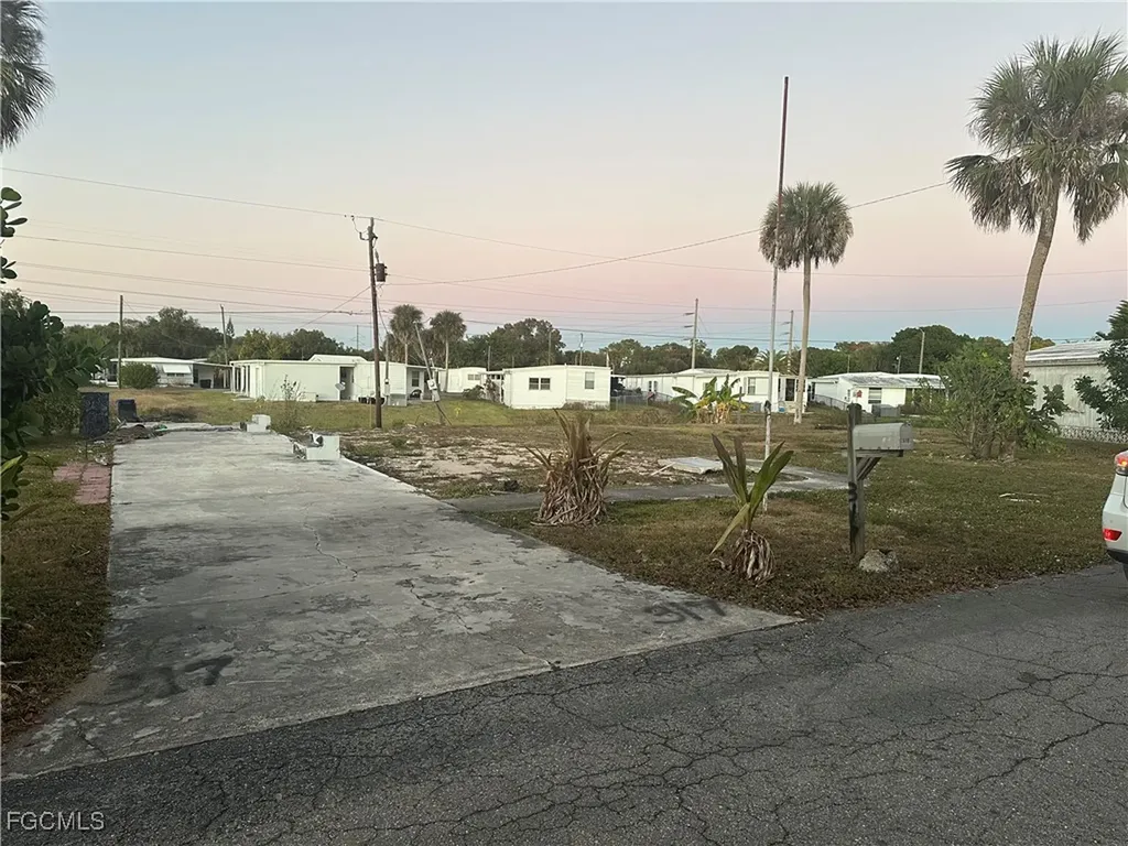 317 Lantern Lane North Fort Myers FL 33917