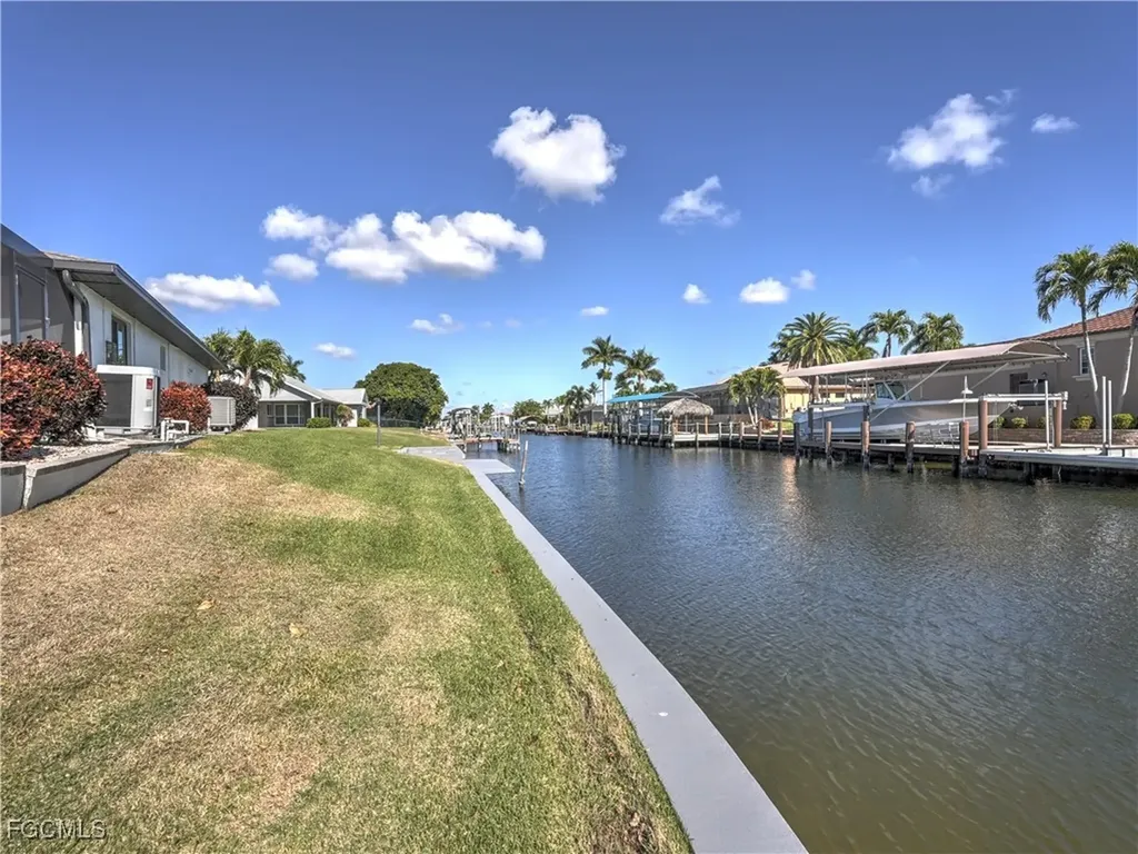 5343 SW 8th Court Cape Coral FL 33914