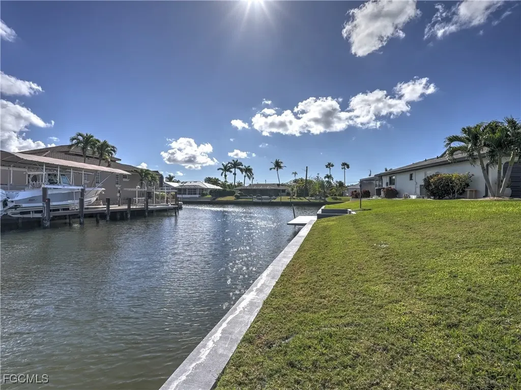 5343 SW 8th Court Cape Coral FL 33914