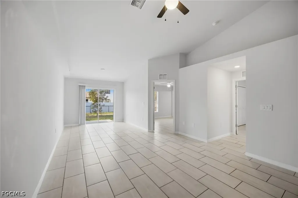 1426/1428 Cape Coral Parkway W Cape Coral FL 33914