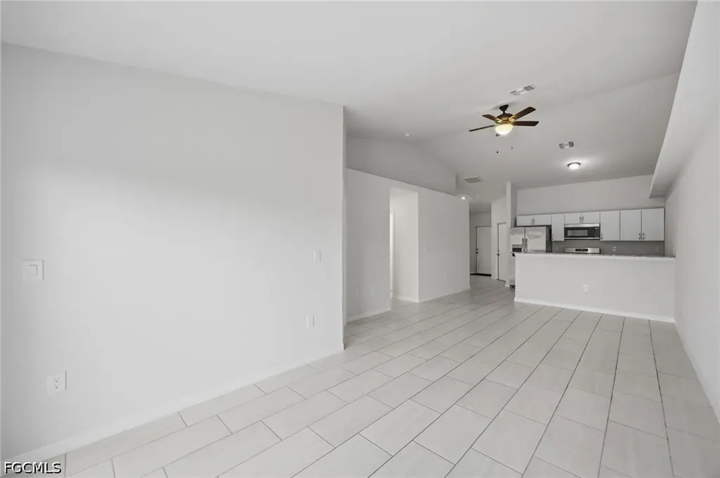 1426/1428 Cape Coral Parkway W Cape Coral FL 33914