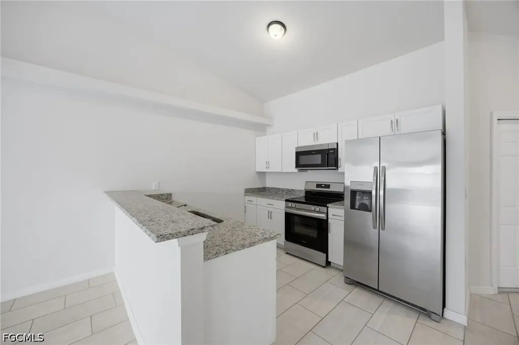 1426/1428 Cape Coral Parkway W Cape Coral FL 33914