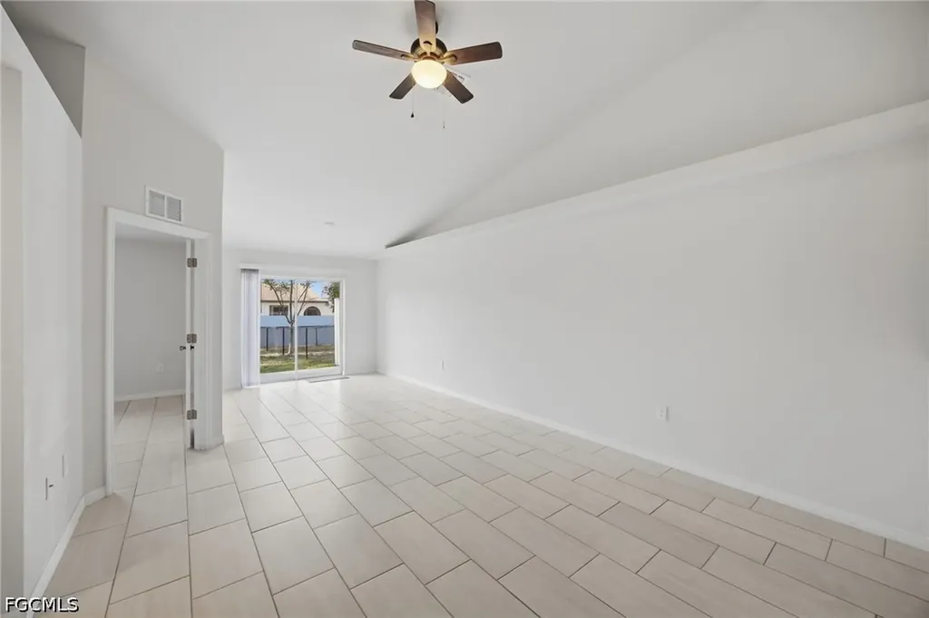 1426/1428 Cape Coral Parkway W Cape Coral FL 33914
