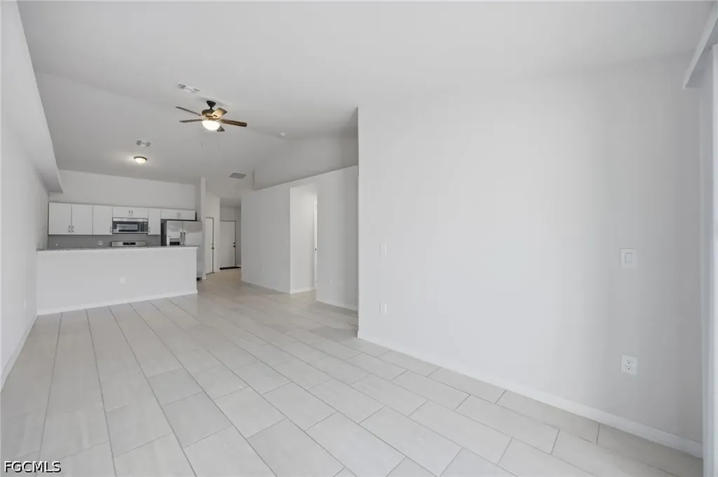 1426/1428 Cape Coral Parkway W Cape Coral FL 33914