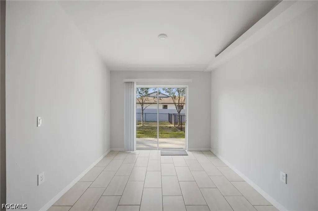 1426/1428 Cape Coral Parkway W Cape Coral FL 33914