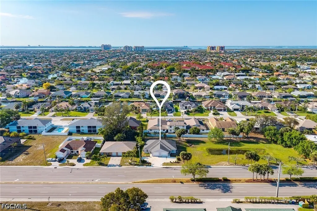 1426/1428 Cape Coral Parkway W Cape Coral FL 33914