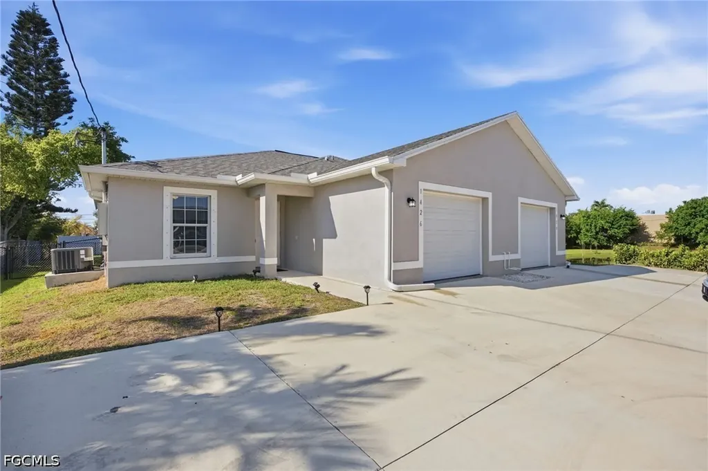 1426/1428 Cape Coral Parkway W Cape Coral FL 33914