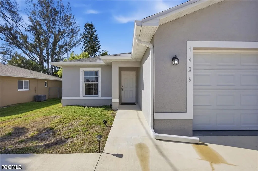 1426/1428 Cape Coral Parkway W Cape Coral FL 33914