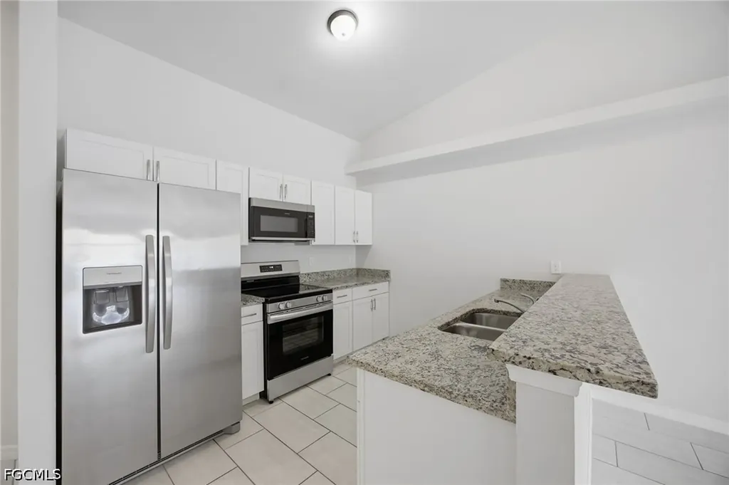 1426/1428 Cape Coral Parkway W Cape Coral FL 33914