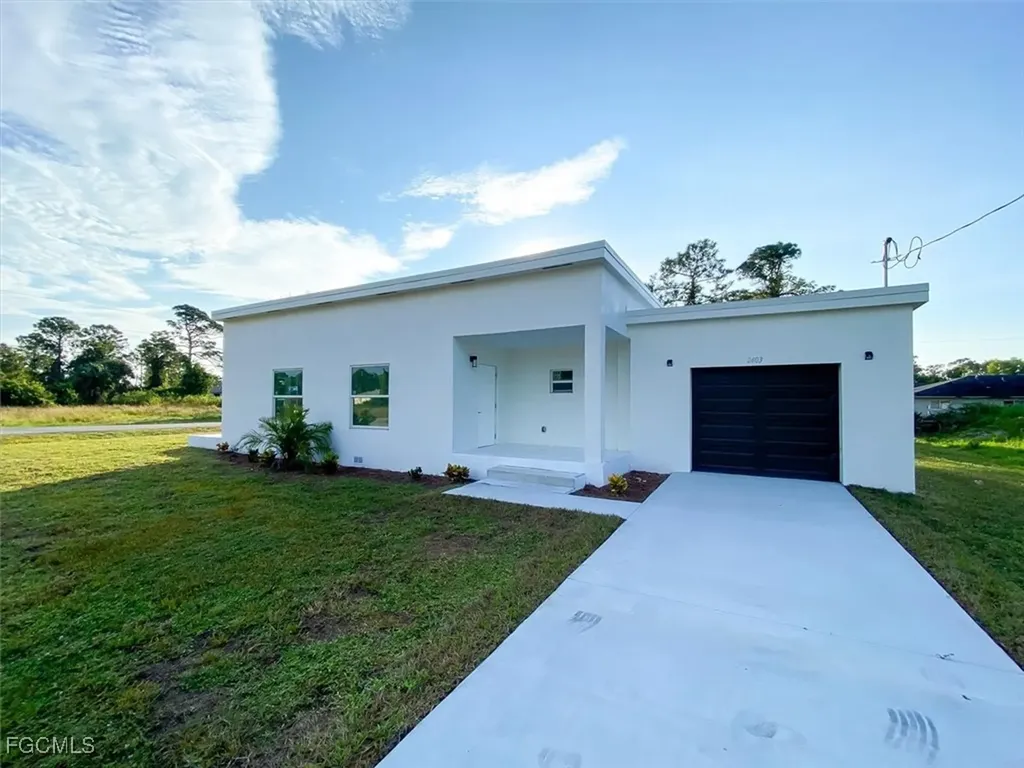 2401-2403 Joe Avenue S Lehigh Acres FL 33973