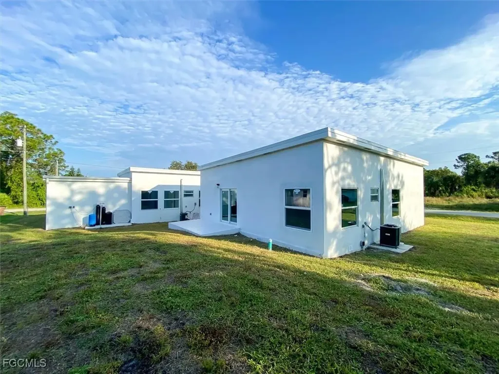 2401-2403 Joe Avenue S Lehigh Acres FL 33973