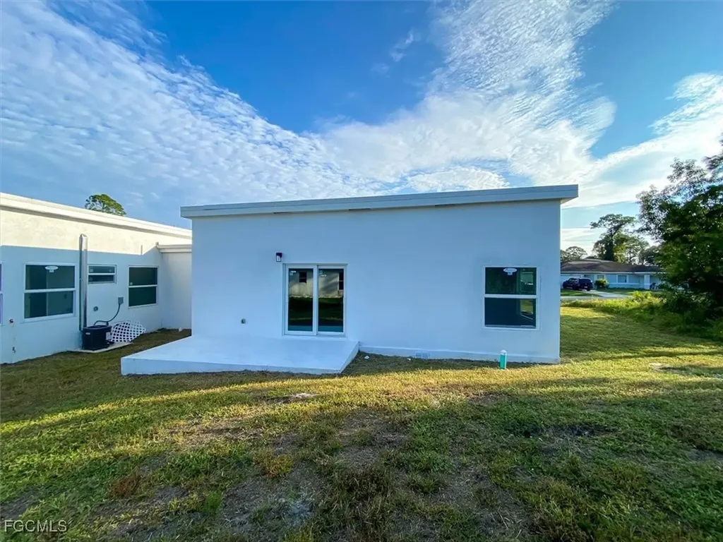 2401-2403 Joe Avenue S Lehigh Acres FL 33973