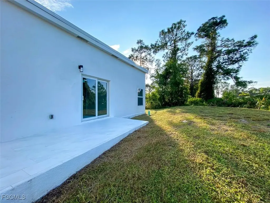 2401-2403 Joe Avenue S Lehigh Acres FL 33973