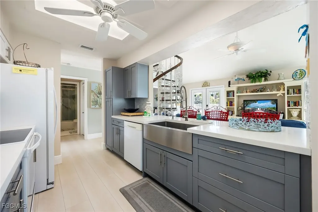 424 Lagoon Drive Sanibel FL 33957