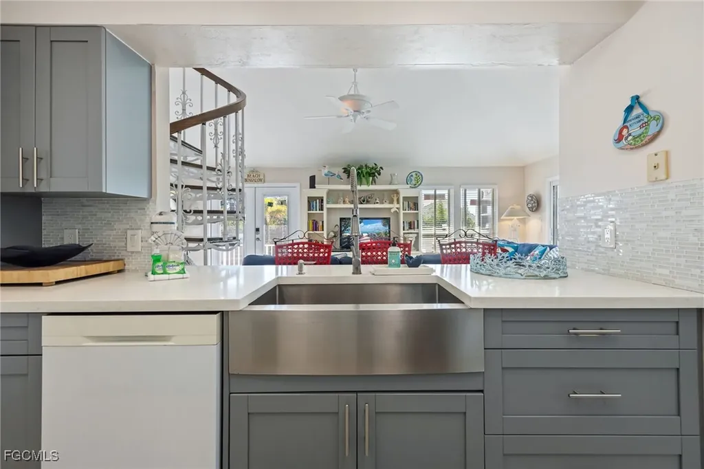 424 Lagoon Drive Sanibel FL 33957