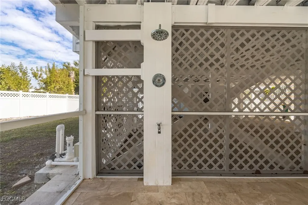 424 Lagoon Drive Sanibel FL 33957
