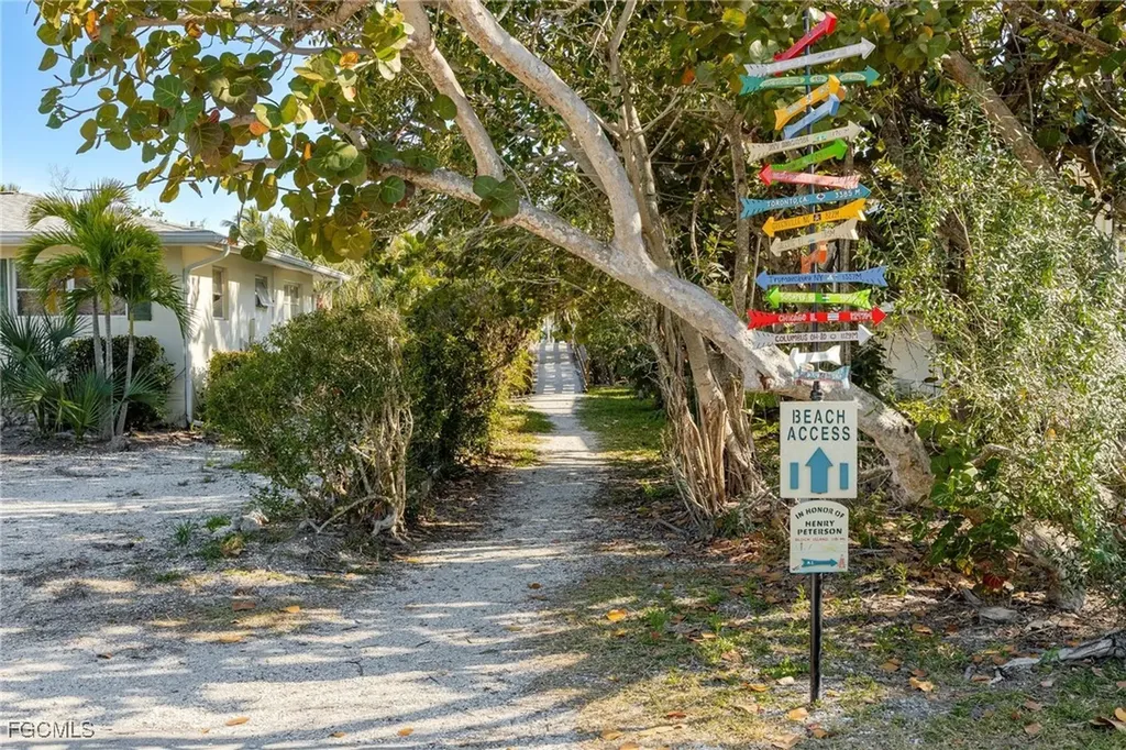 424 Lagoon Drive Sanibel FL 33957