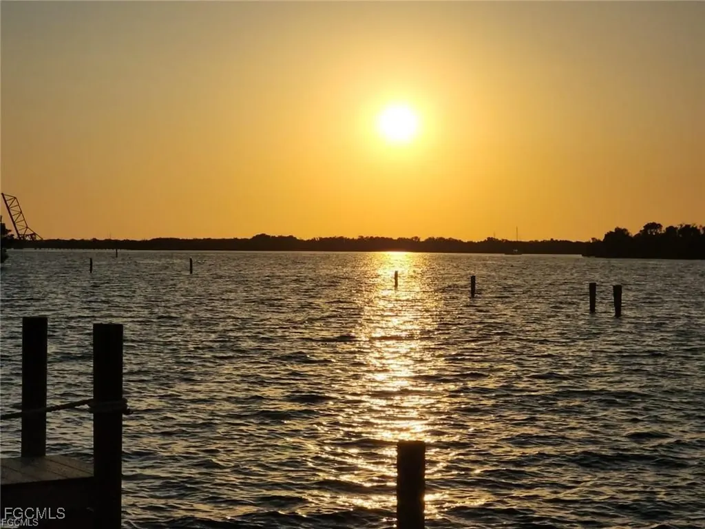 5211 Lake Caloosa Drive Fort Myers FL 33905