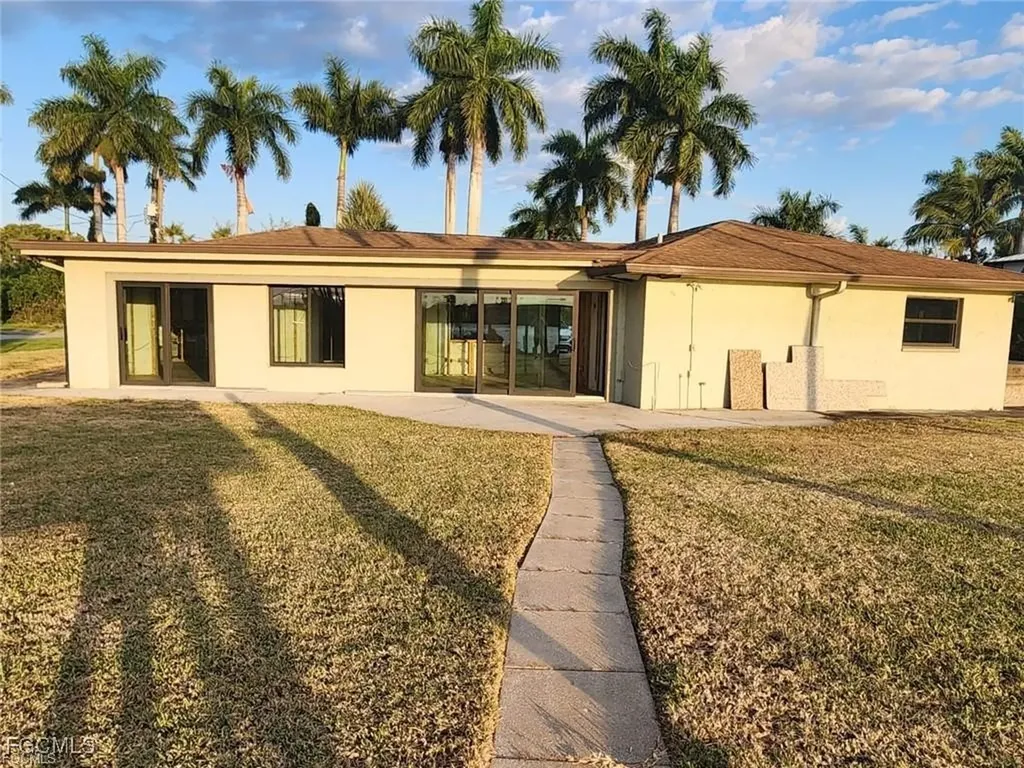 5211 Lake Caloosa Drive Fort Myers FL 33905
