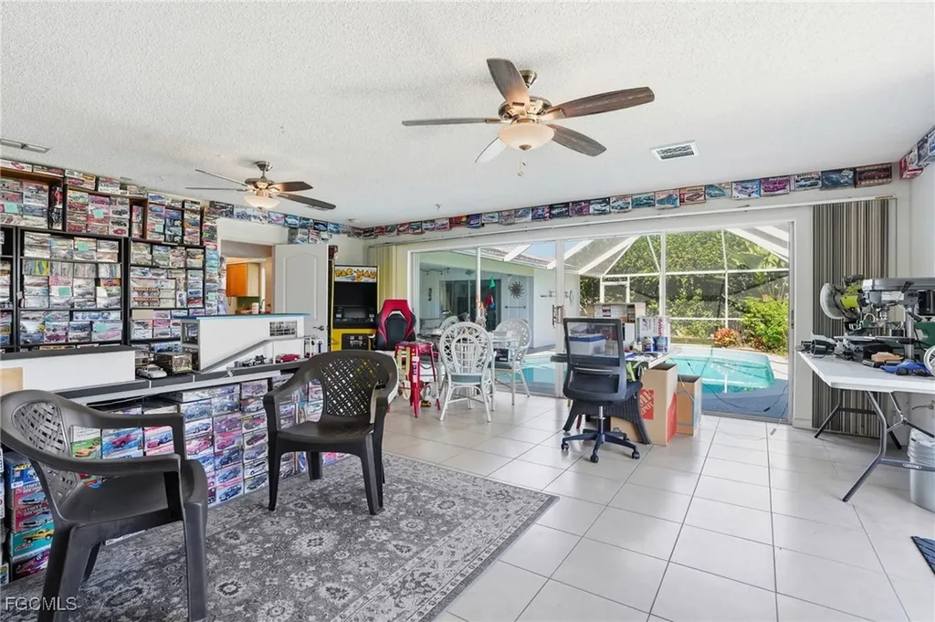 4421 SE 8th Place Cape Coral FL 33904
