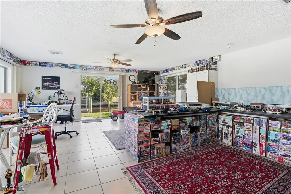 4421 SE 8th Place Cape Coral FL 33904