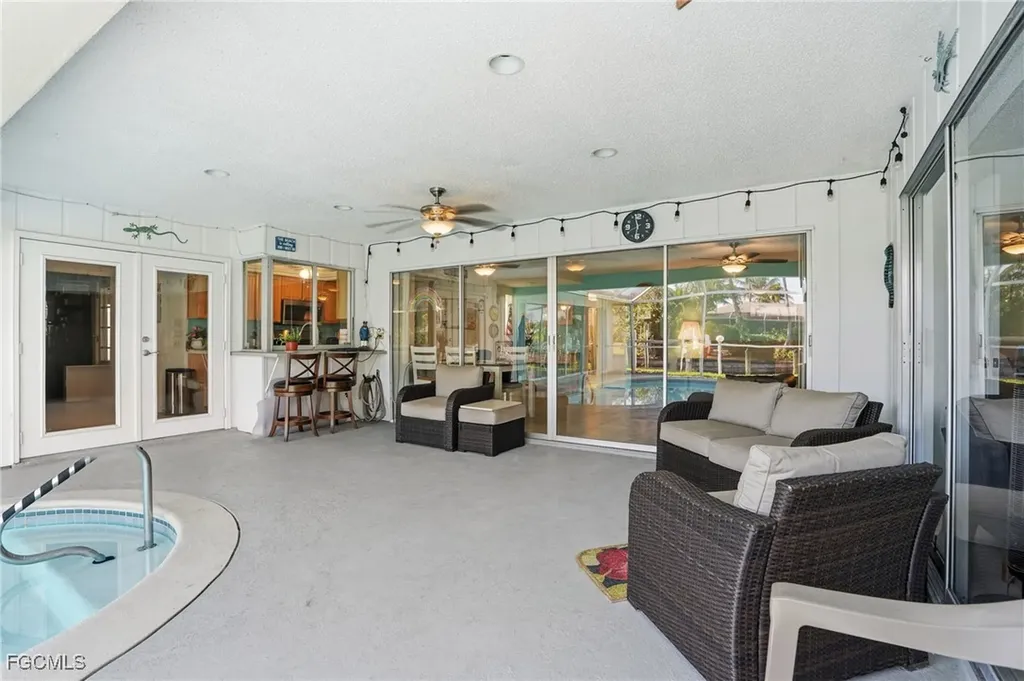 4421 SE 8th Place Cape Coral FL 33904