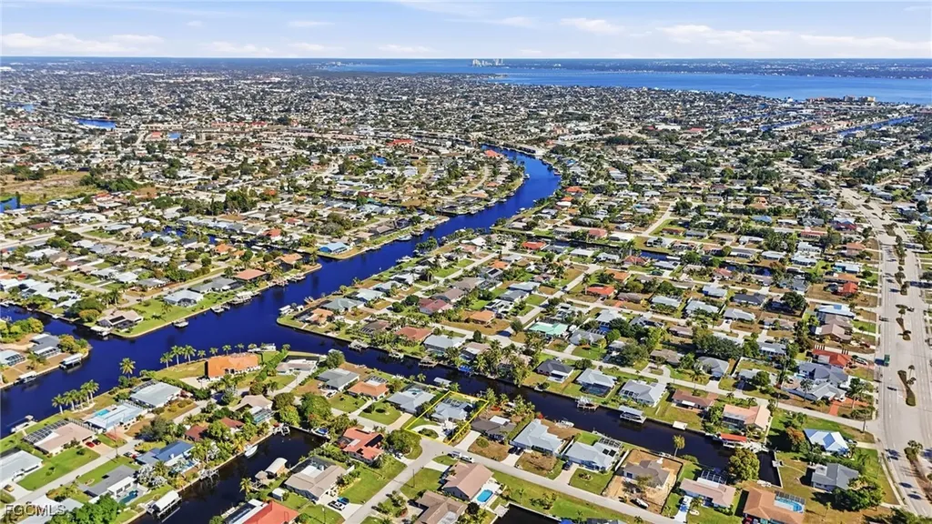 4421 SE 8th Place Cape Coral FL 33904
