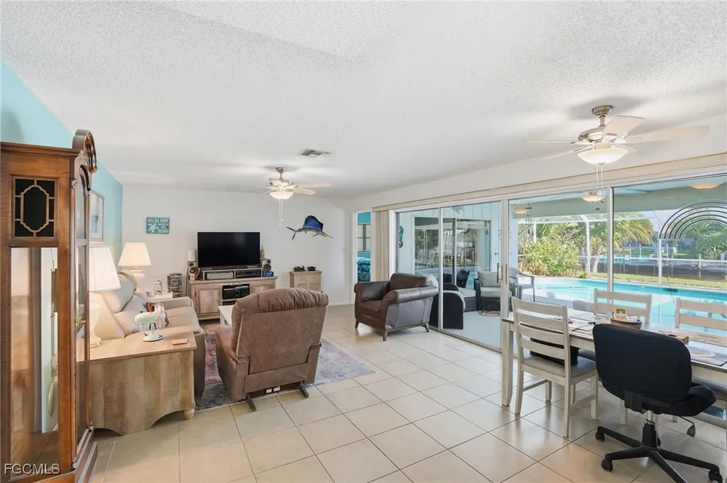 4421 SE 8th Place Cape Coral FL 33904