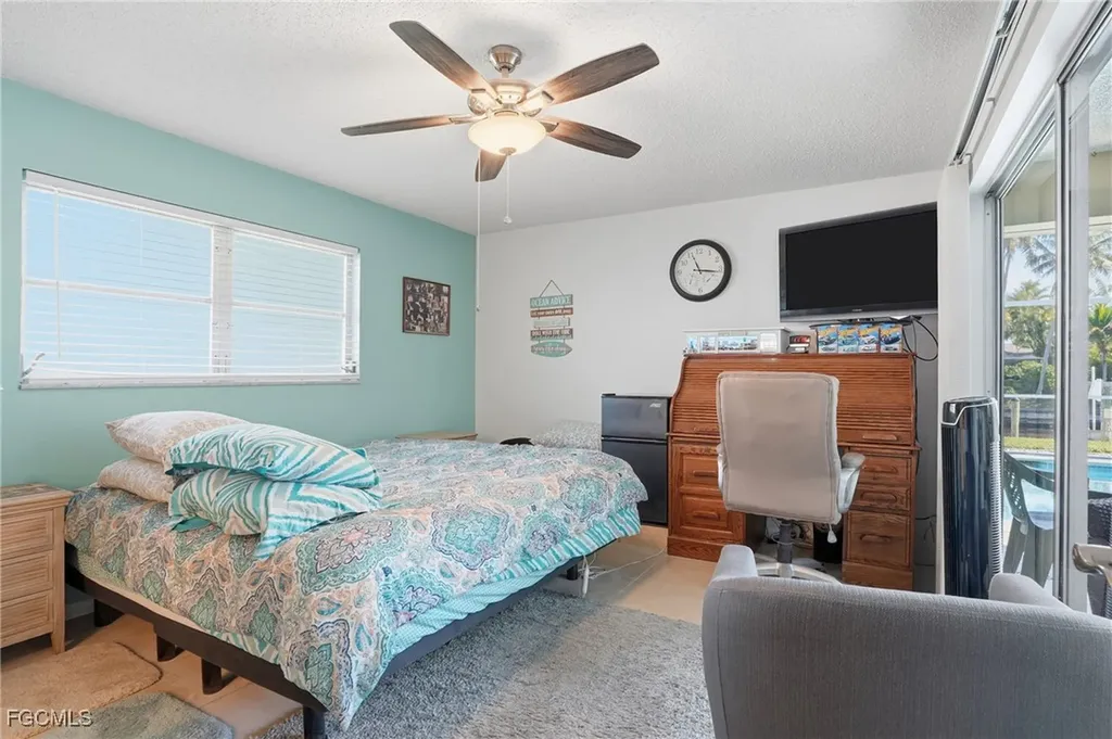 4421 SE 8th Place Cape Coral FL 33904