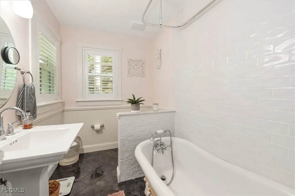 1229 Alhambra Drive Fort Myers FL 33901