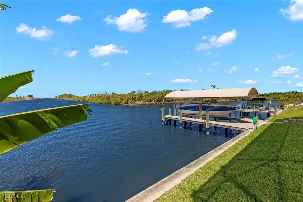 1806 Old Burnt Store Road N Cape Coral FL 33993