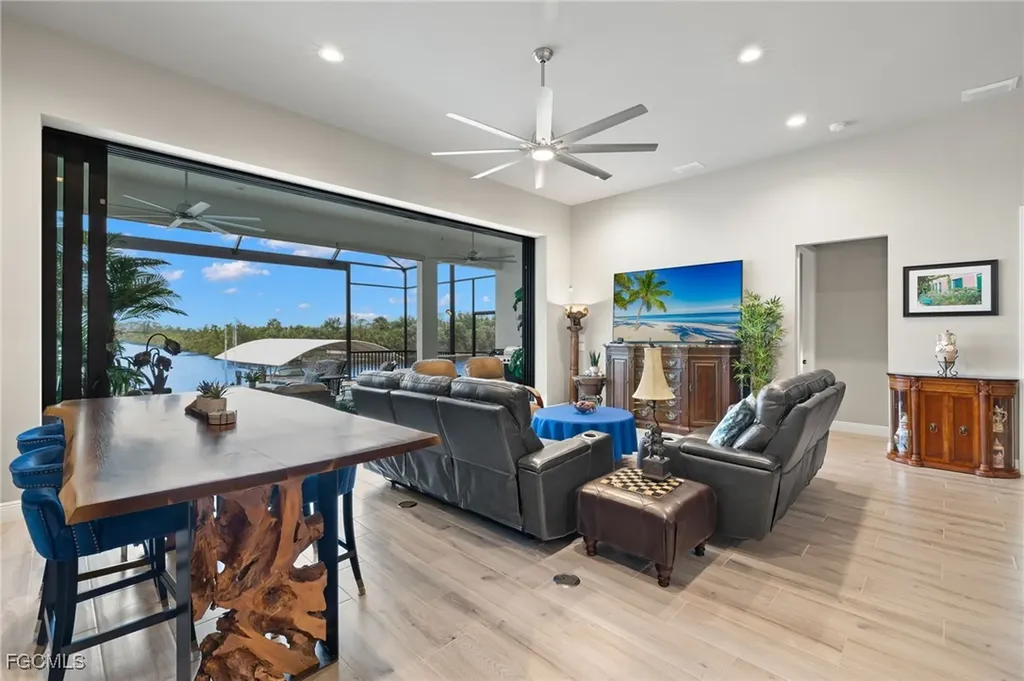 1806 Old Burnt Store Road N Cape Coral FL 33993