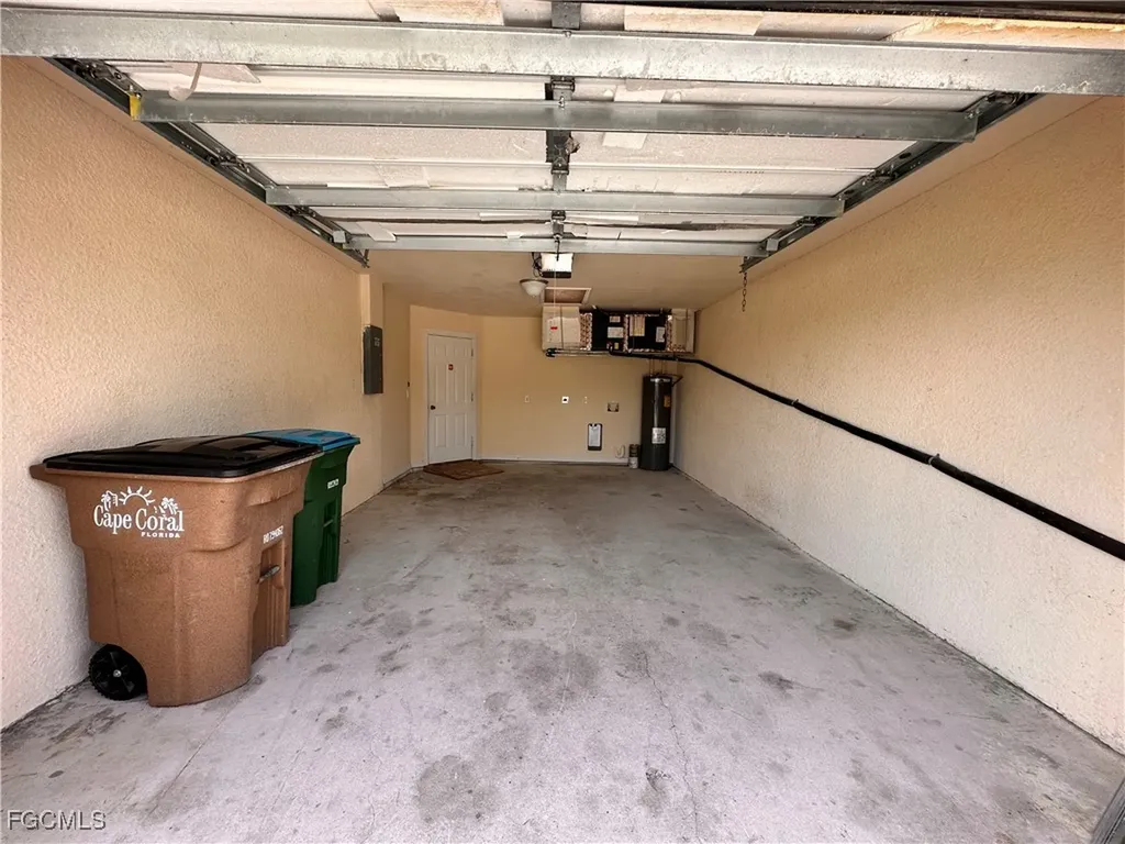 535-537 SE Van Loon Terrace Cape Coral FL 33990
