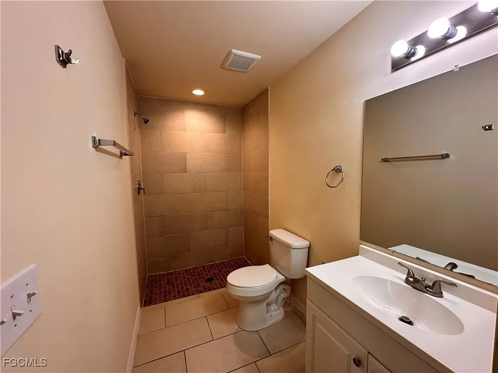 535-537 SE Van Loon Terrace Cape Coral FL 33990