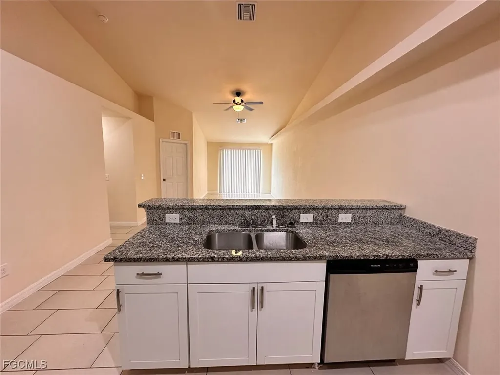 535-537 SE Van Loon Terrace Cape Coral FL 33990