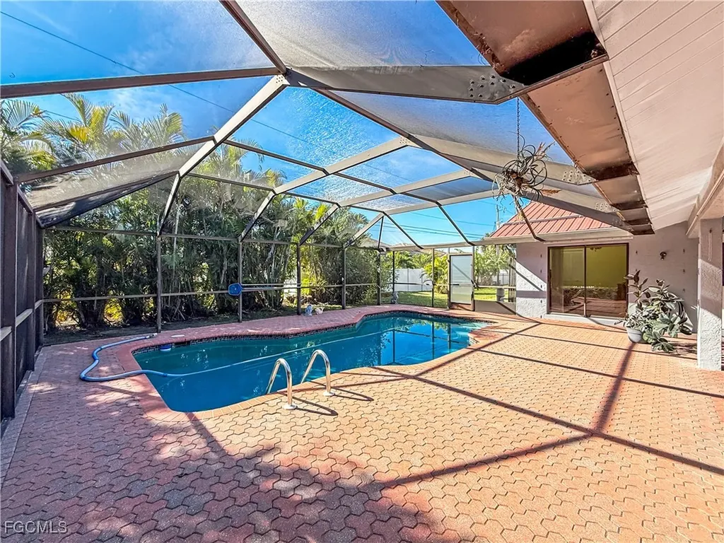 2304 SW 50th Lane Cape Coral FL 33914