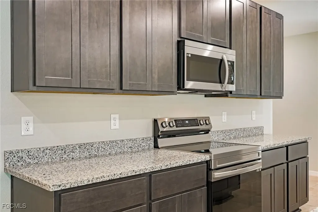 4012 10th Street SW Lehigh Acres FL 33976