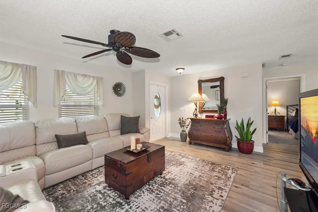 2124 NE 3rd Terrace Cape Coral FL 33909