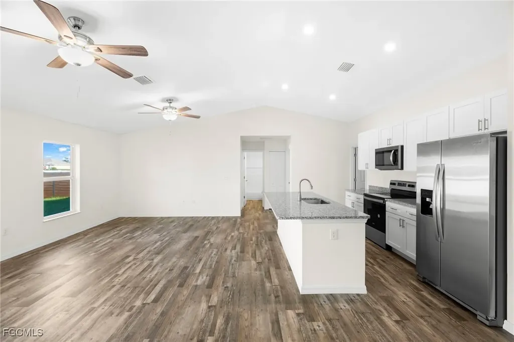 2824 NE 2nd Avenue Cape Coral FL 33909