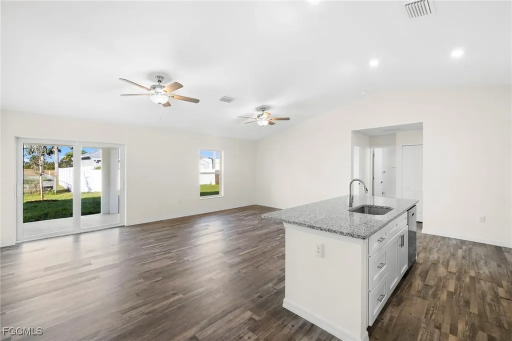 2824 NE 2nd Avenue Cape Coral FL 33909