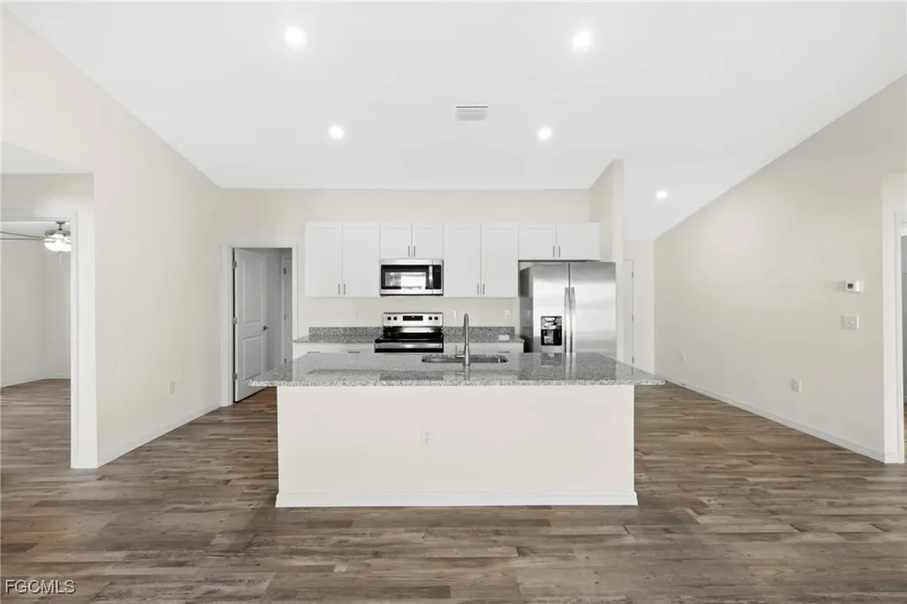 2824 NE 2nd Avenue Cape Coral FL 33909