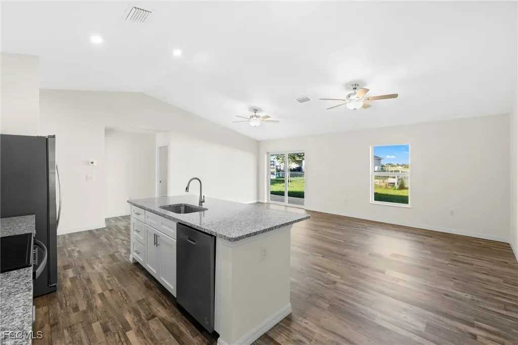 2824 NE 2nd Avenue Cape Coral FL 33909