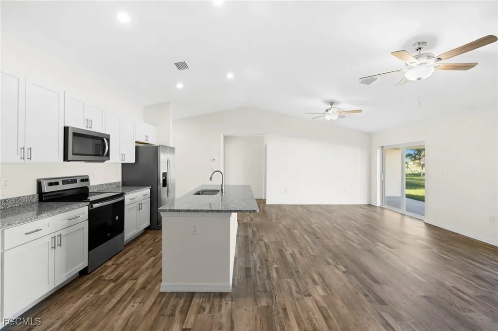2824 NE 2nd Avenue Cape Coral FL 33909