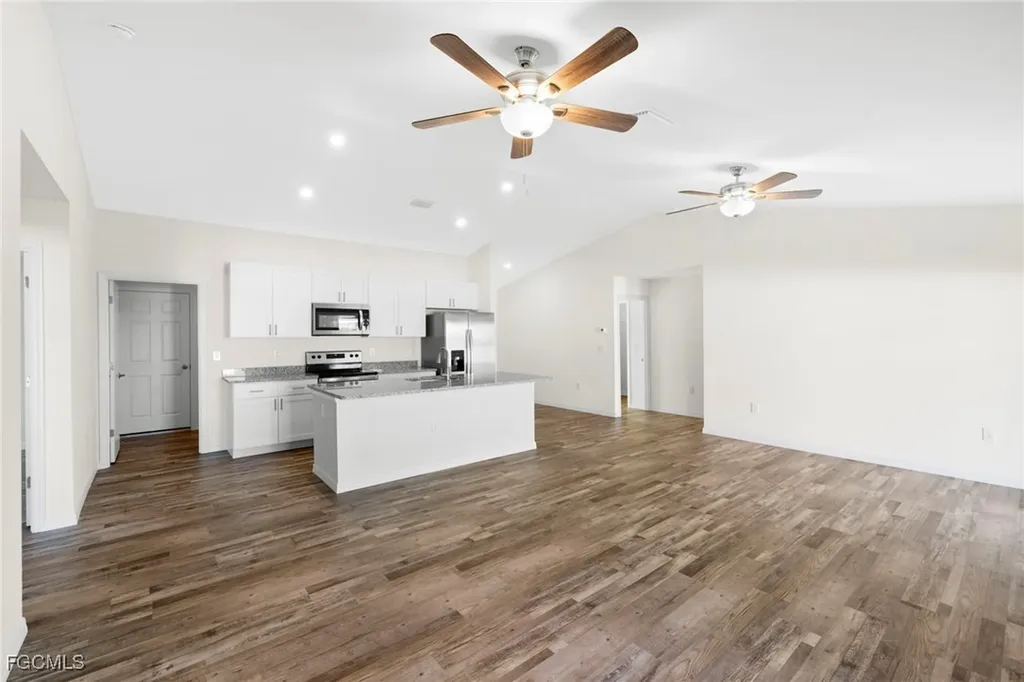 2824 NE 2nd Avenue Cape Coral FL 33909